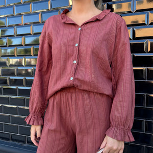 CONJUNTO DE PANTALON TEJA CON DETALLES DORADOS