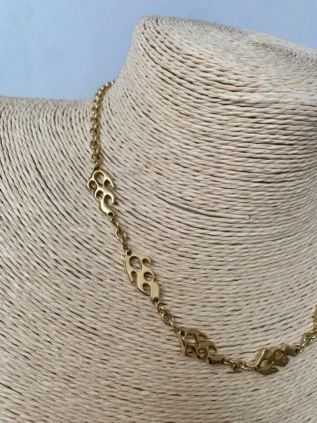 COLLAR NAHID