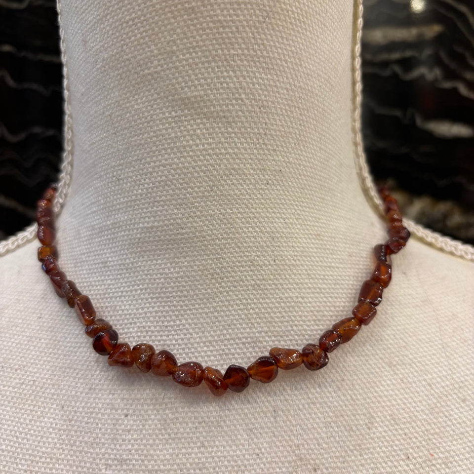 GARGANTILLA PIEDRAS MARRON