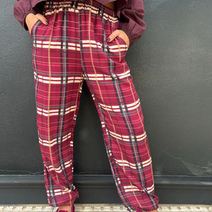 PANTALON DE CUADROS BURDEOS