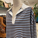 CAMISETA POLERA DE RAYAS CELESTE Y MARRÓN