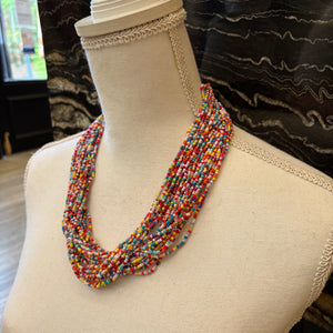 COLLAR DE BOLITAS DE COLORES