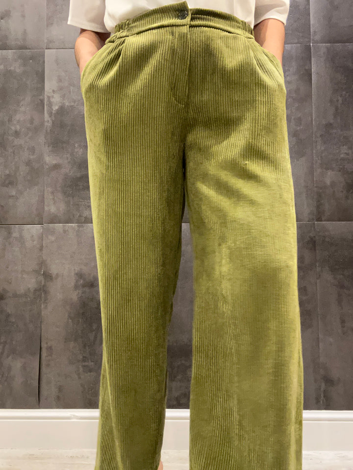 PANTALON DE PANA VERDE PISTACHO