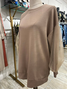 SUDADERA CON MANGA DE TUL COLOR TAUPE