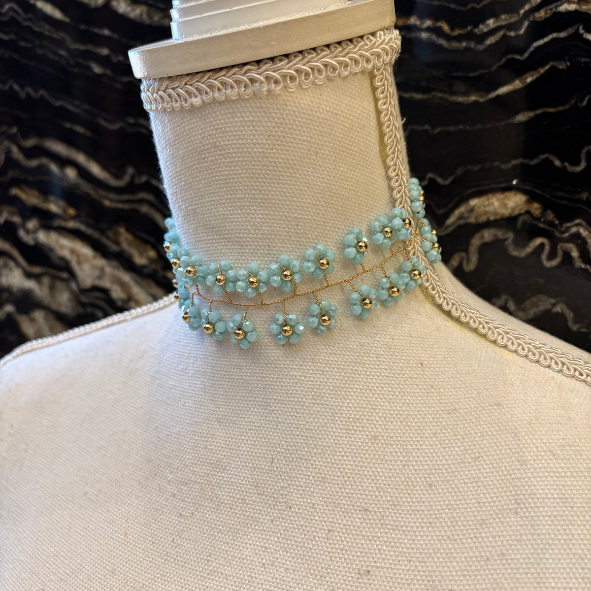 CHOCKER FLORES CELESTE
