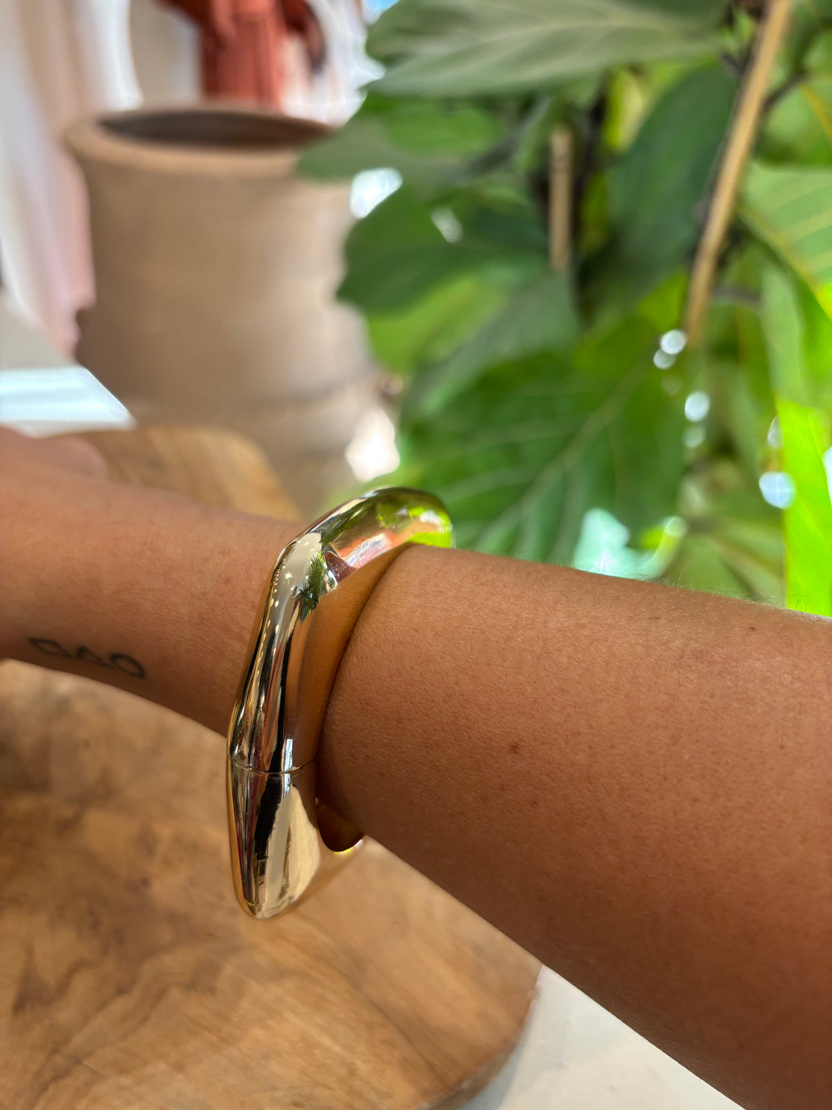 BRAZALETE CUADRADO DORADO
