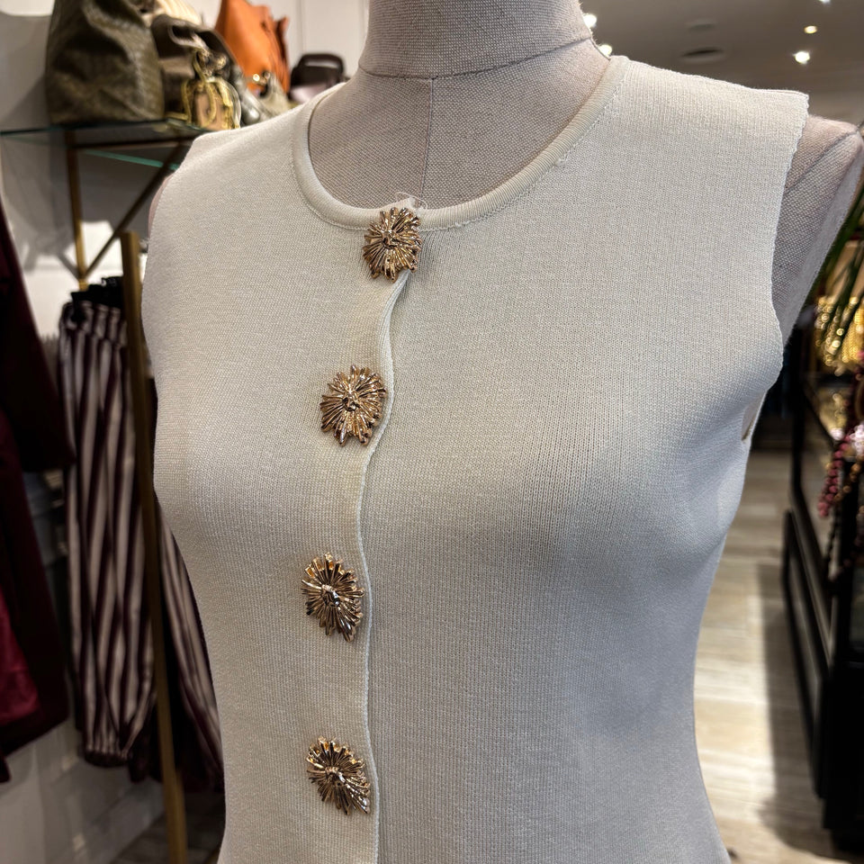 CHALECO BEIGE BOTONES DORADOS