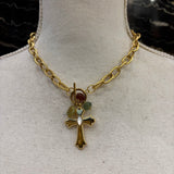 COLLAR  CRUZ TRES PIEDRAS
