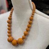 COLLAR BOLAS MOSTAZA