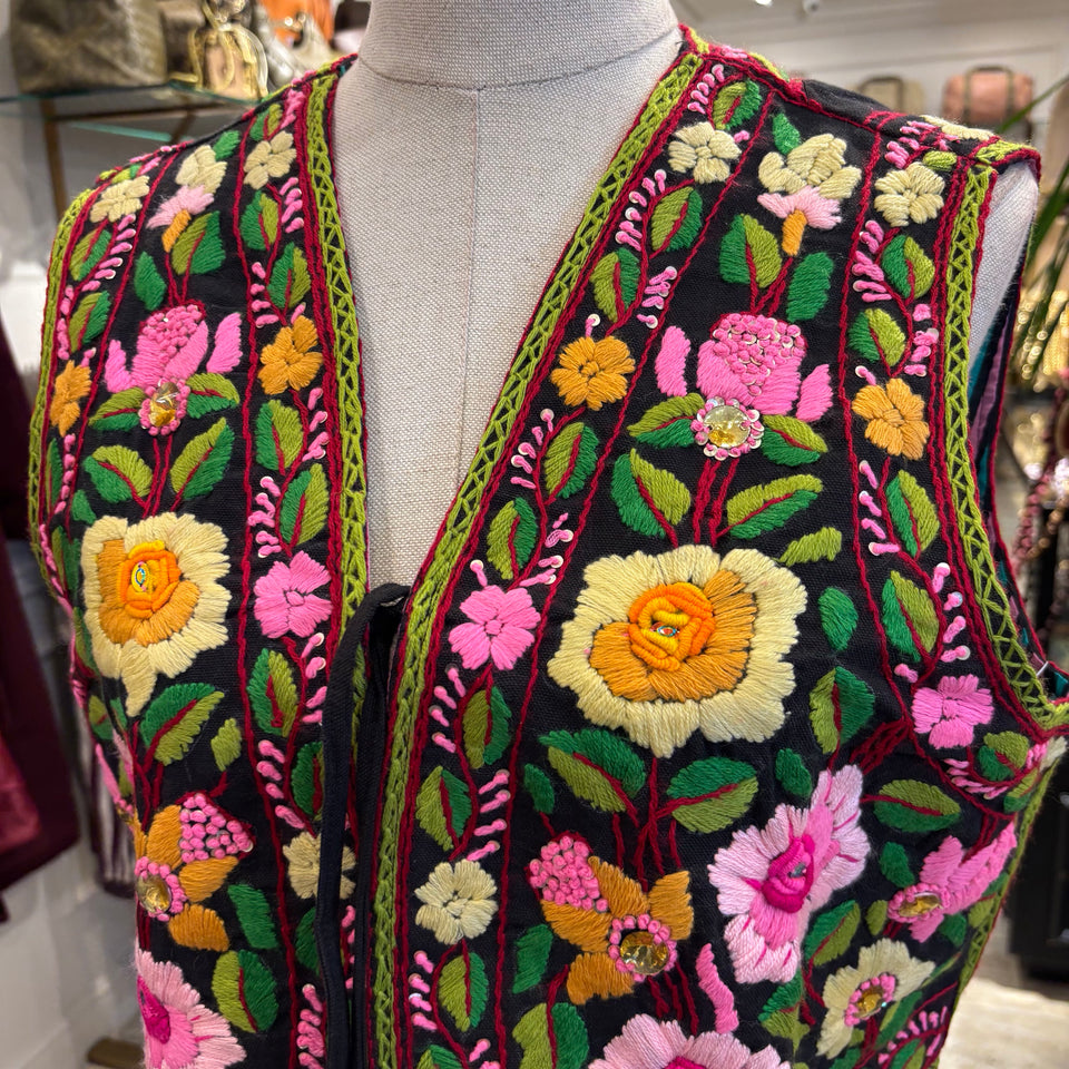 CHALECO BORDADO FLORES