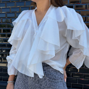 BLUSA DE VOLANTES BLANCA