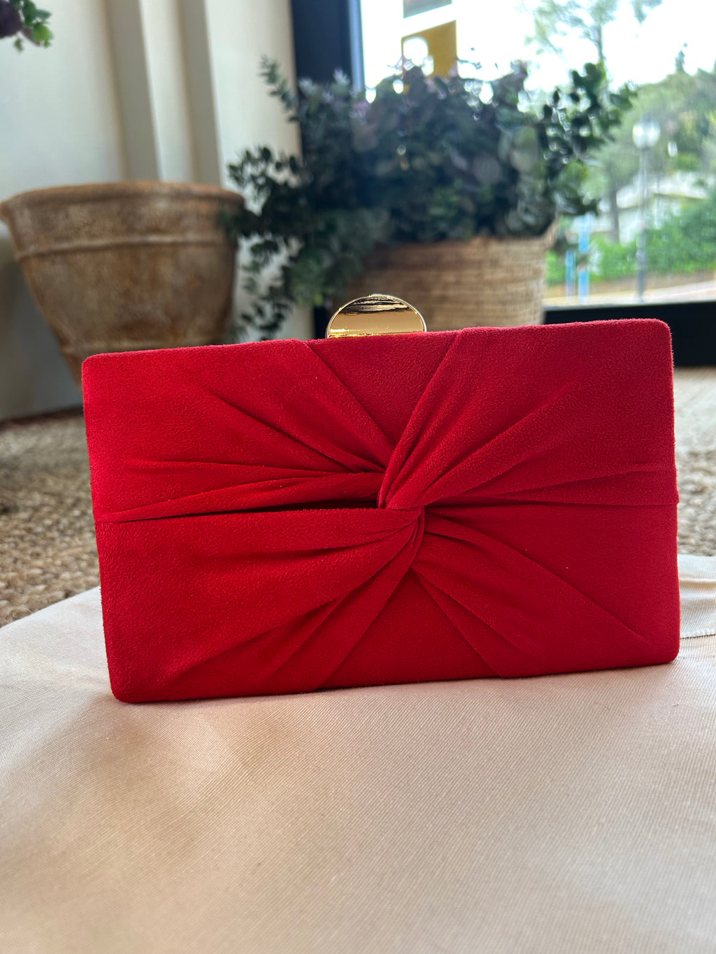 CARTERA DE FIESTA CON NUDO ROJA