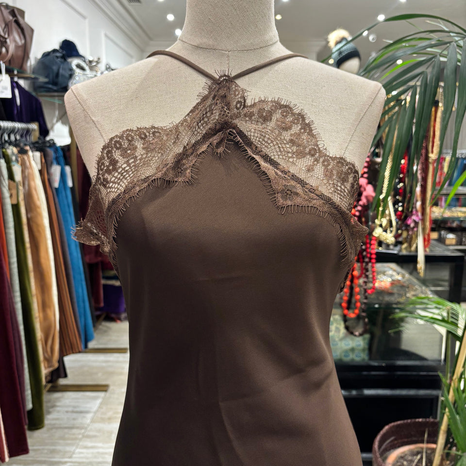 VESTIDO LENCERO ASIMETRICO MARRON