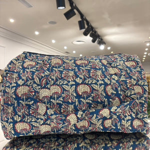 BOLSA ESTAMPADA FONDO AZUL