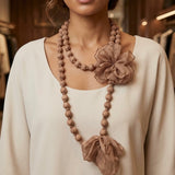 COLLAR BOLAS TELA Y FLOR BEIGE