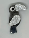 BROCHE TUCÁN GRIS