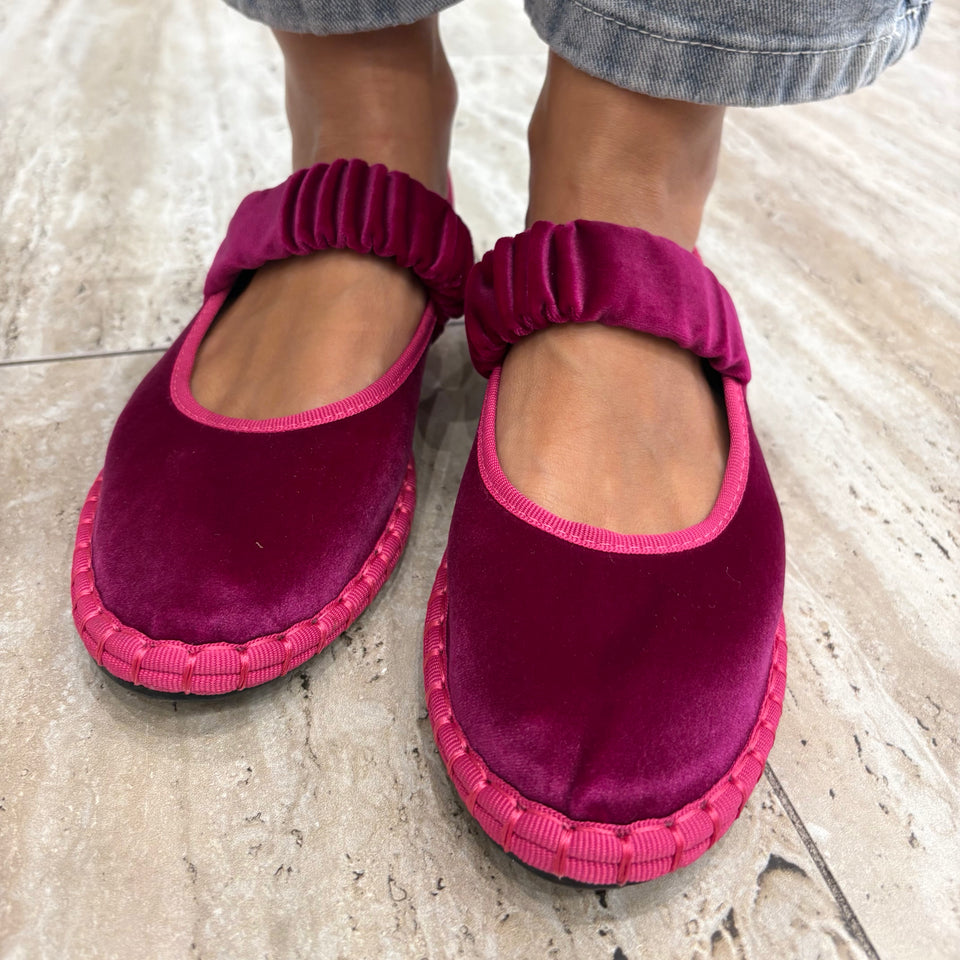 BAILARINA DE TERCIOPELO FUCSIA CON TIRA FRUNCIDA