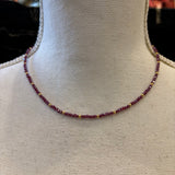 COLLAR CUENTAS MALVA Y DORADO