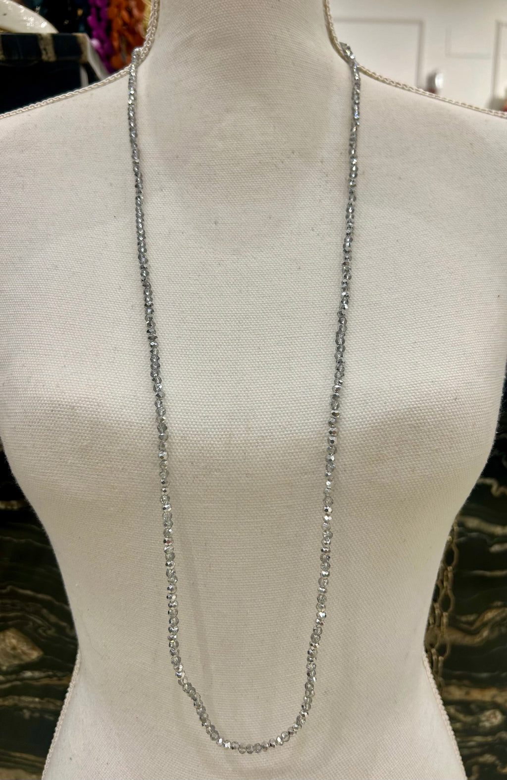 COLLAR BOLITAS GRIS PLATA