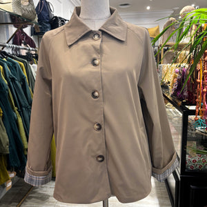 CHAQUETA CON BOTONES BEIGE