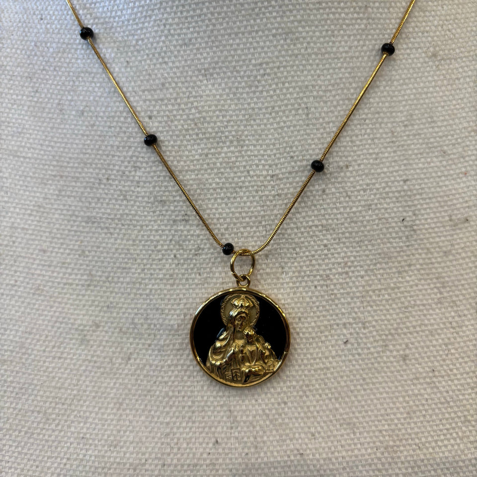 CADENA VIRGEN DEL CARMEN ESMALTADA NEGRA