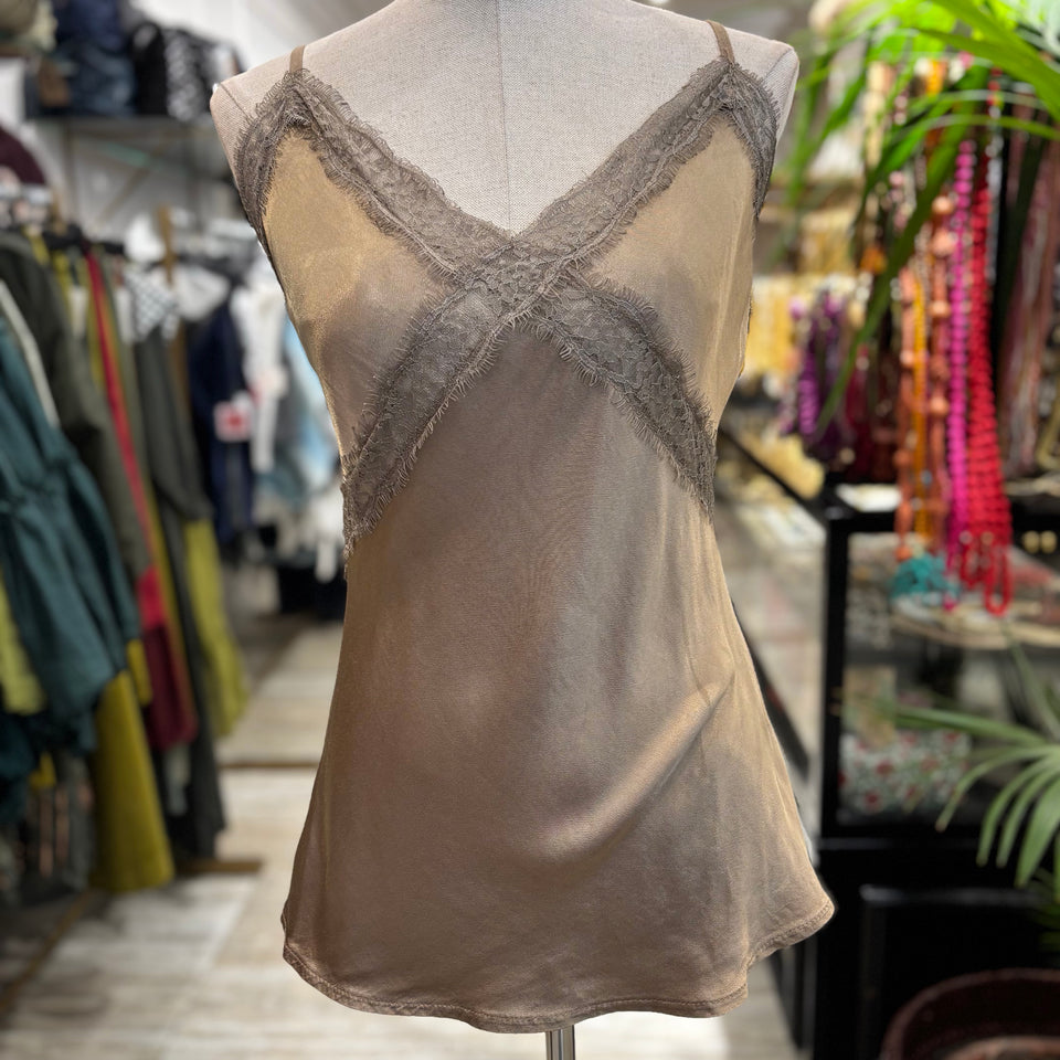TOP LENCERO CAMEL