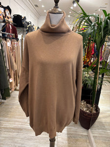 JERSEY CUELLO ALTO CAMEL