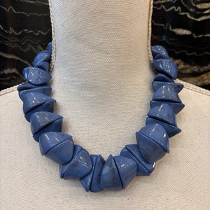 COLLAR TRIANGULO AZUL