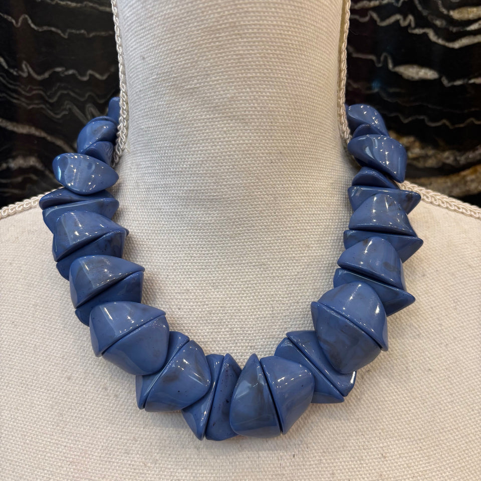 COLLAR TRIANGULO AZUL