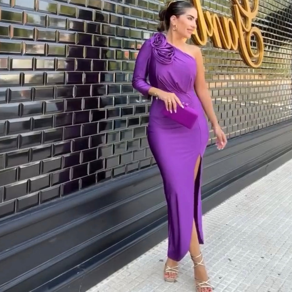 VESTIDO ASIMÉTRICO MORADO CON DOS ROSAS