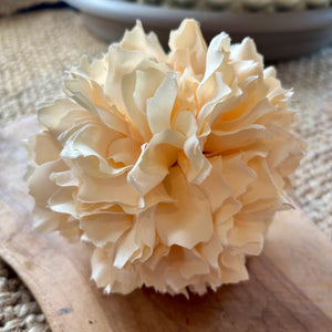 RAMILLETE DE DALIAS BEIGE