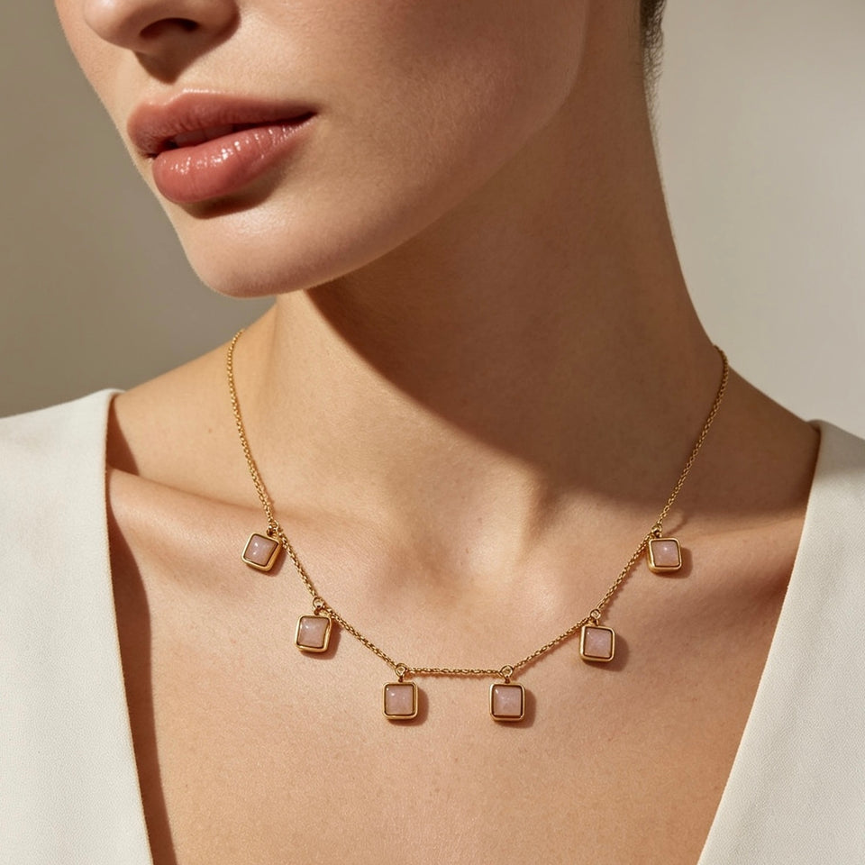 COLLAR CUADRADOS PEQUEÑOS