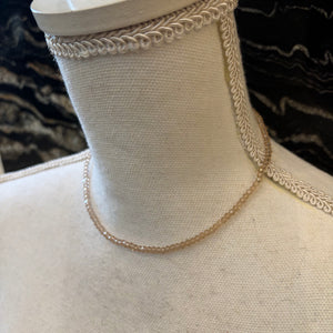 COLLAR CUENTAS MAQUILLAJE