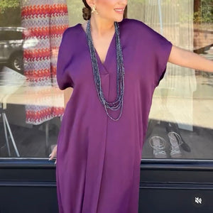 VESTIDO CON TABLÓN SATINADO COLOR BERENJENA