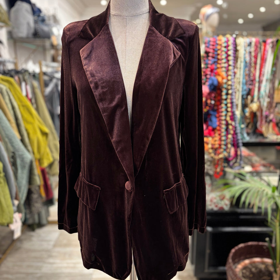 BLAZER DE TERCIOPELO CON SOLAPA MARRÓN