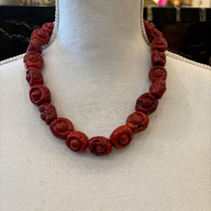 COLLAR DE PIEDRAS VOLCÁNICAS