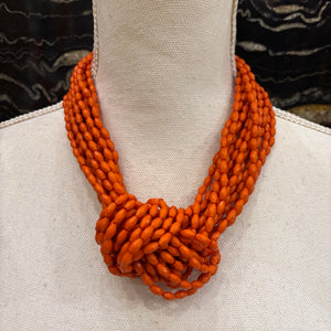 COLLAR NUDO NARANJA