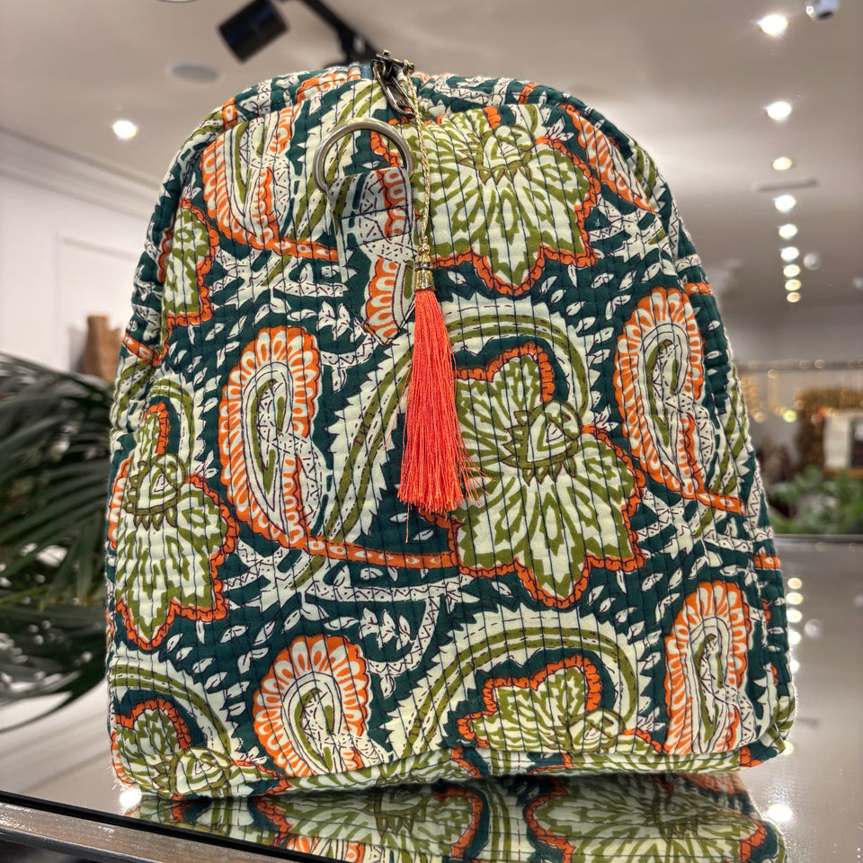 BOLSA ESTAMPADA FONDO VERDE BOTELLA