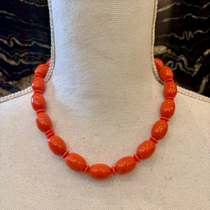 COLLAR CUENTAS OVALADAS NARANJA