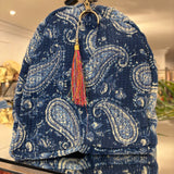 BOLSA ESTAMPADA FONDO AZUL MARINO