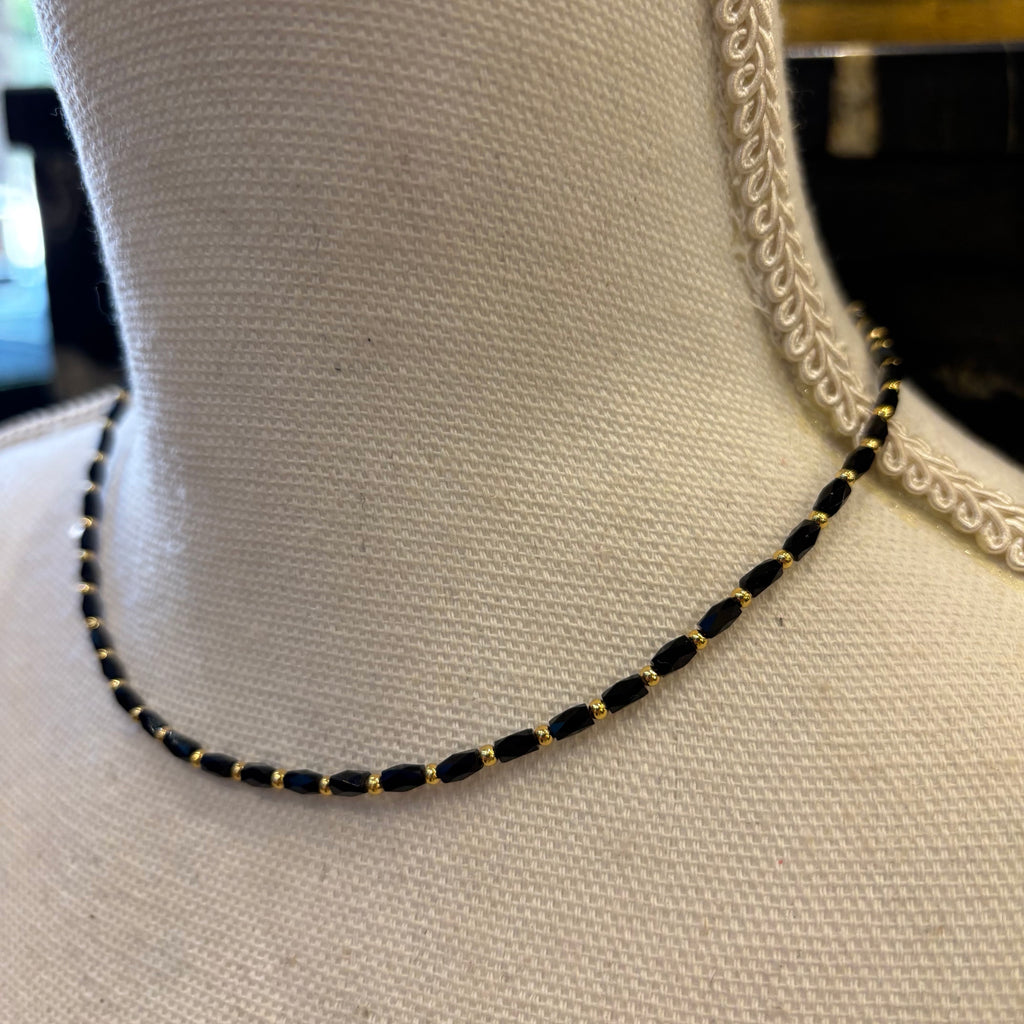 COLLAR CRISTAL NEGRO