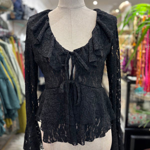 BLUSA DE ENCAJES NEGRO