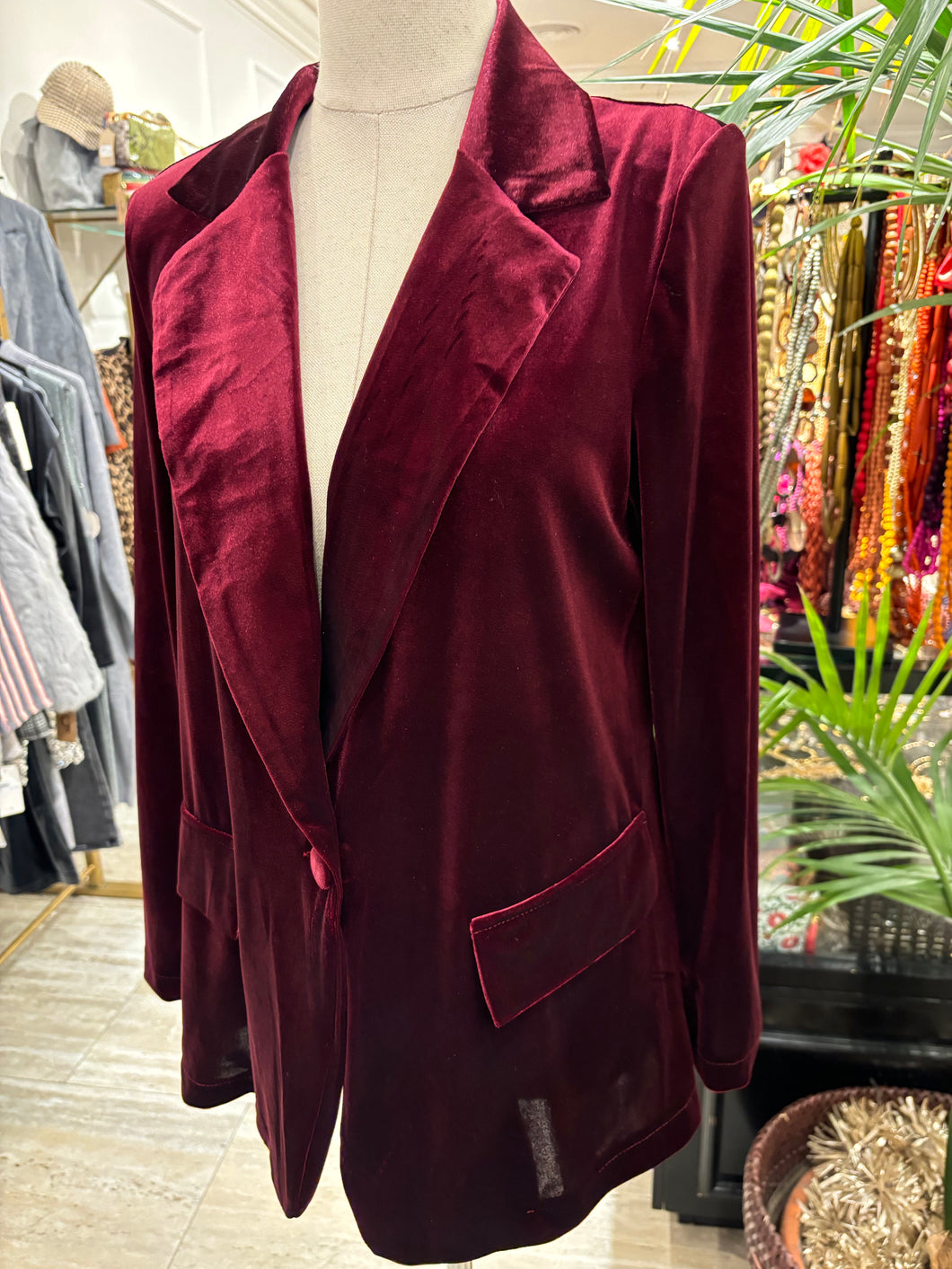 BLAZER DE TERCIOPELO CON SOLAPA BURDEOS