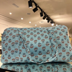 BOLSA ESTAMPADA FONDO CELESTE
