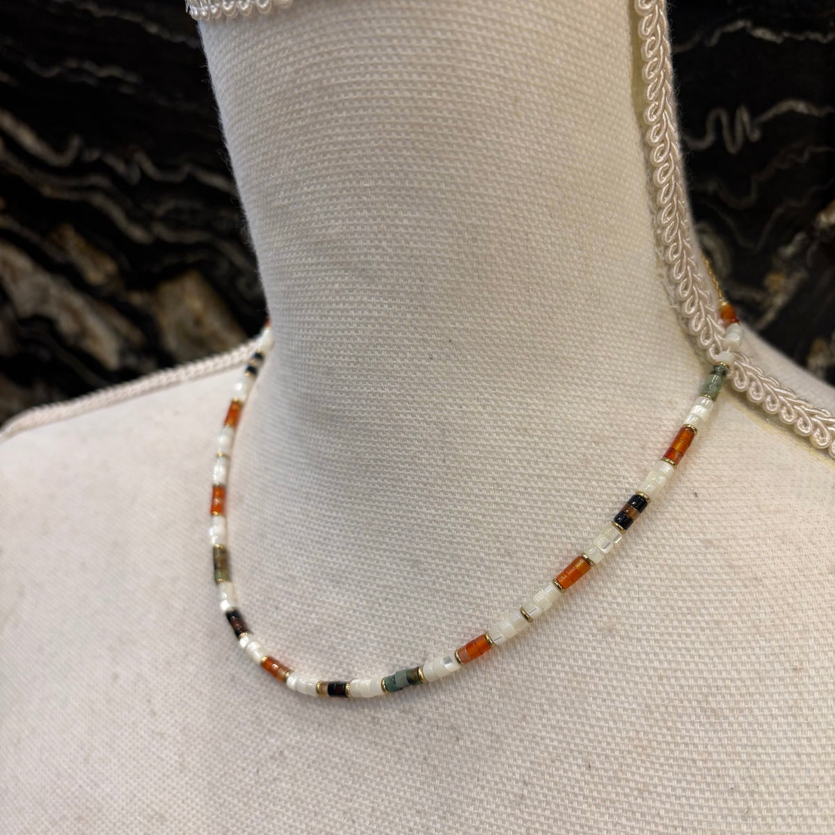 COLLAR CUENTAS TEJA
