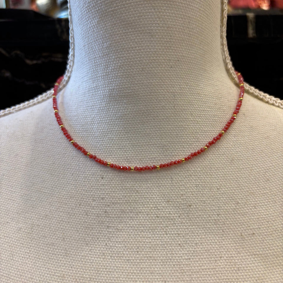 COLLAR CUENTAS ROJO Y DORADO