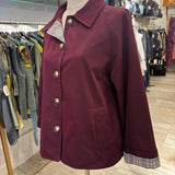 CHAQUETA CON BOTONES BURDEOS