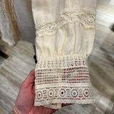 BLUSA BEIGE CUELLO MAO