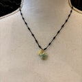 COLLAR DE NUDOS CON ESTRELLA VERDE
