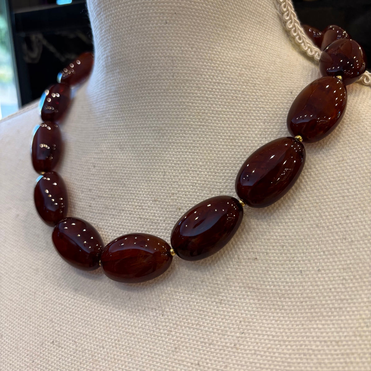 COLLAR PIEDRAS OVALADAS AMBAR